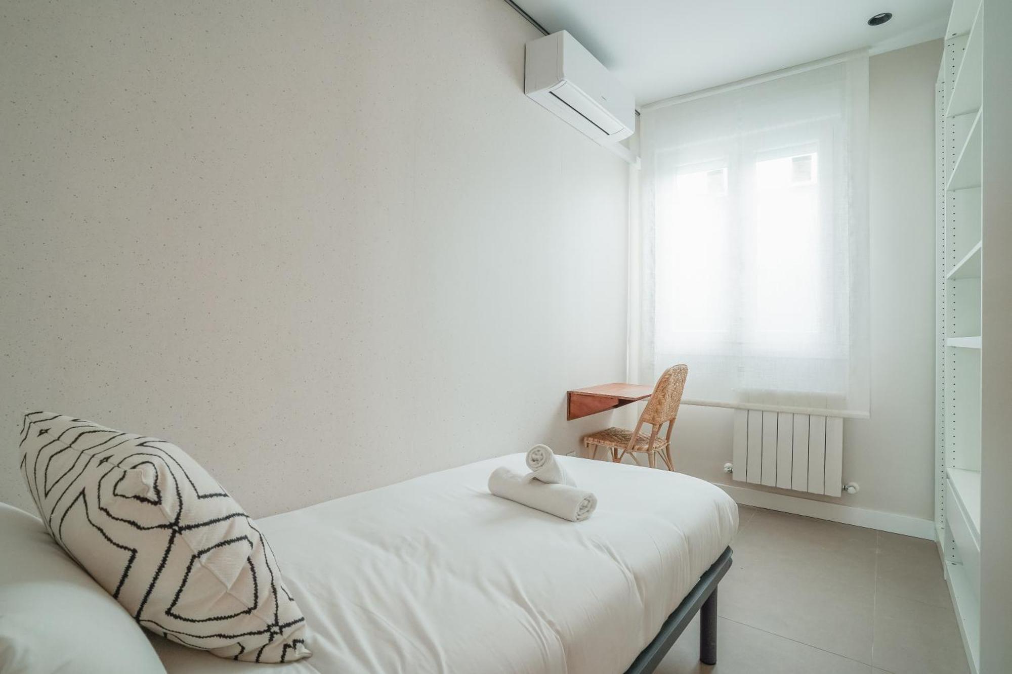 Modern Apartment-2Bedrooms 1Bath-Cuatro Caminos Мадрид Екстериор снимка
